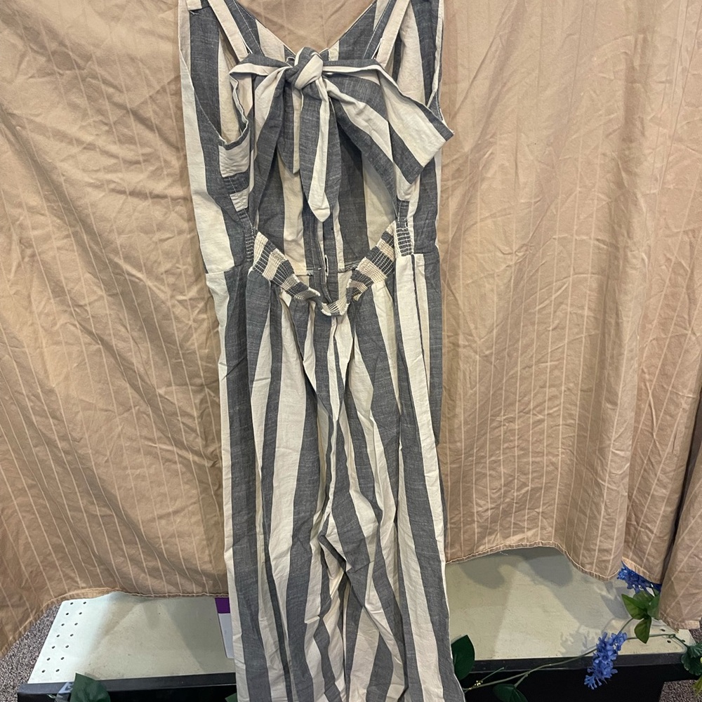 Jumpsuit - Picture 2 of 4